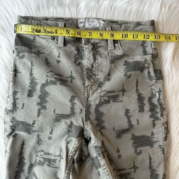Free People Green & Khaki High Rise Skinny Long and Lean Jeans Size 26 - Picture 6 of 13